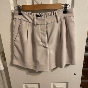 Stretch Crepe Shorts new without tags